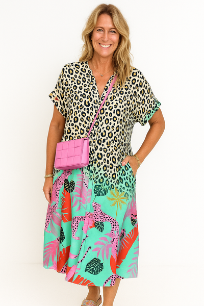 Lena | Leopardprint-kjole med spids halsudskæring